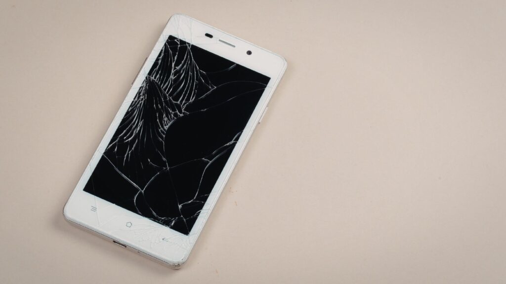 Tela de Celular Quebrada em João Pessoa: O Que Fazer